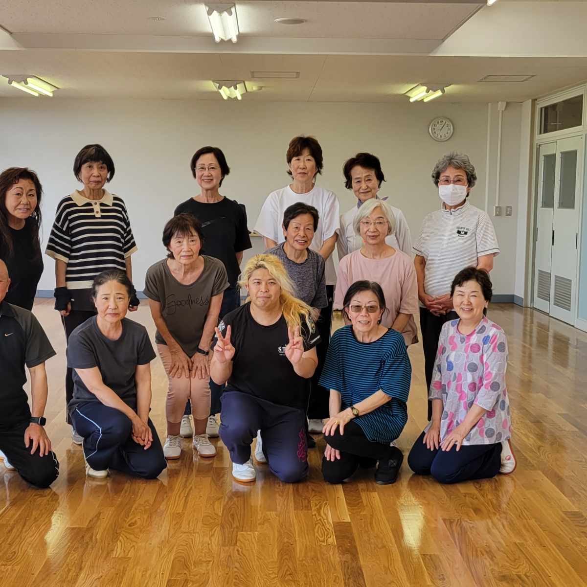 1-23105-c023-14146286871f5018956b|リズム体操①.jpg||1272698